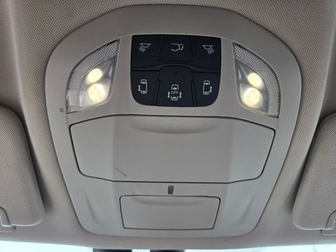 Used 2022 Chrysler Pacifica Touring-L FWD image 22