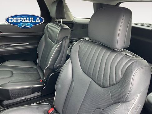 Used 2024 Hyundai Palisade Limited AWD/4WD image 17