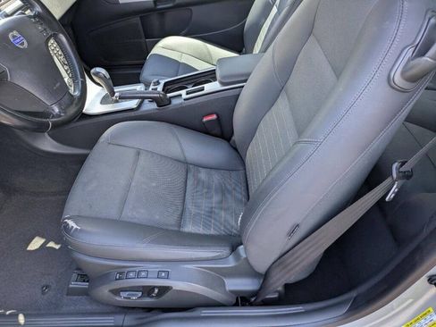 Used 2011 Volvo C30 FWD image 9