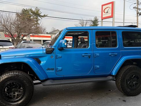 Used 2022 Jeep Wrangler Unlimited Sahara image 10