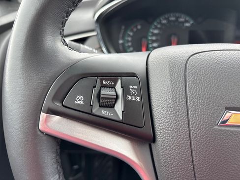 Used 2020 Chevrolet Trax LT w/ LT Convenience Package image 22