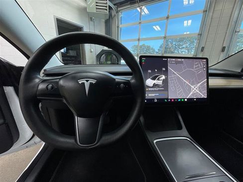 Used 2023 Tesla Model 3 Standard Range RWD image 13