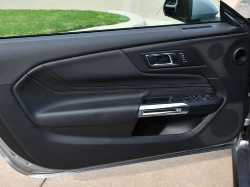Used 2025 Ford Mustang Premium RWD image 7