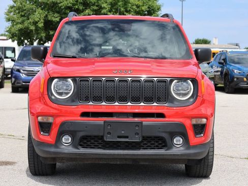 Used 2021 Jeep Renegade Latitude w/ Luxury Group II AWD/4WD image 2