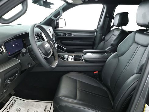 Used 2023 Jeep Wagoneer Series II w/ Premium Group I image 19