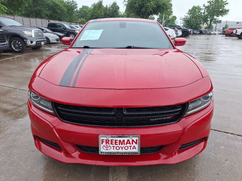 Used 2015 Dodge Charger SXT RWD image 9
