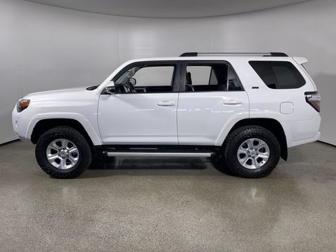 Certified 2022 Toyota 4Runner SR5 Premium w/ Moonroof Package RWD image 6