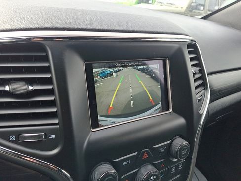 Used 2021 Jeep Grand Cherokee Laredo image 27