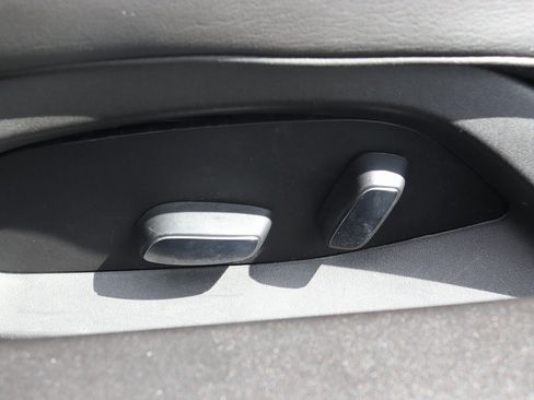 Used 2021 Chevrolet Corvette Stingray Convertible w/ 1LT image 17