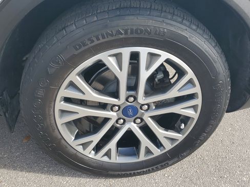 Used 2022 Ford Escape SEL w/ Technology Package image 9