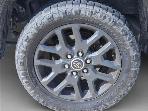 Used 2023 Toyota Tundra Platinum AWD/4WD image 5