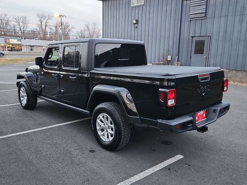 Used 2023 Jeep Gladiator Sport image 6