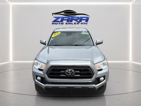 Used 2020 Toyota Tacoma SR5 w/ Blackout Package image 10