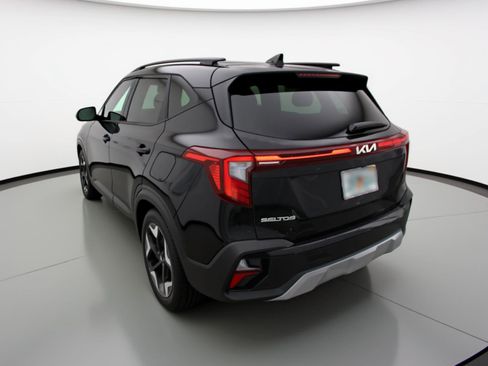 Used 2025 Kia Seltos S image 6