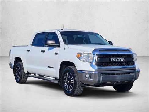 Used 2015 Toyota Tundra SR5 w/ SR5 Upgrade Package AWD/4WD image 3