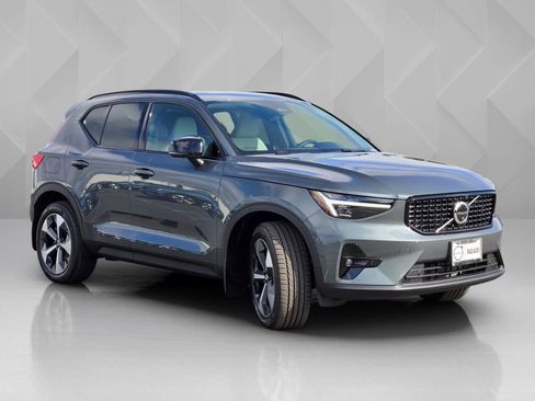 New 2026 Volvo XC40 B5 Plus w/ Protection Package Premier image 8