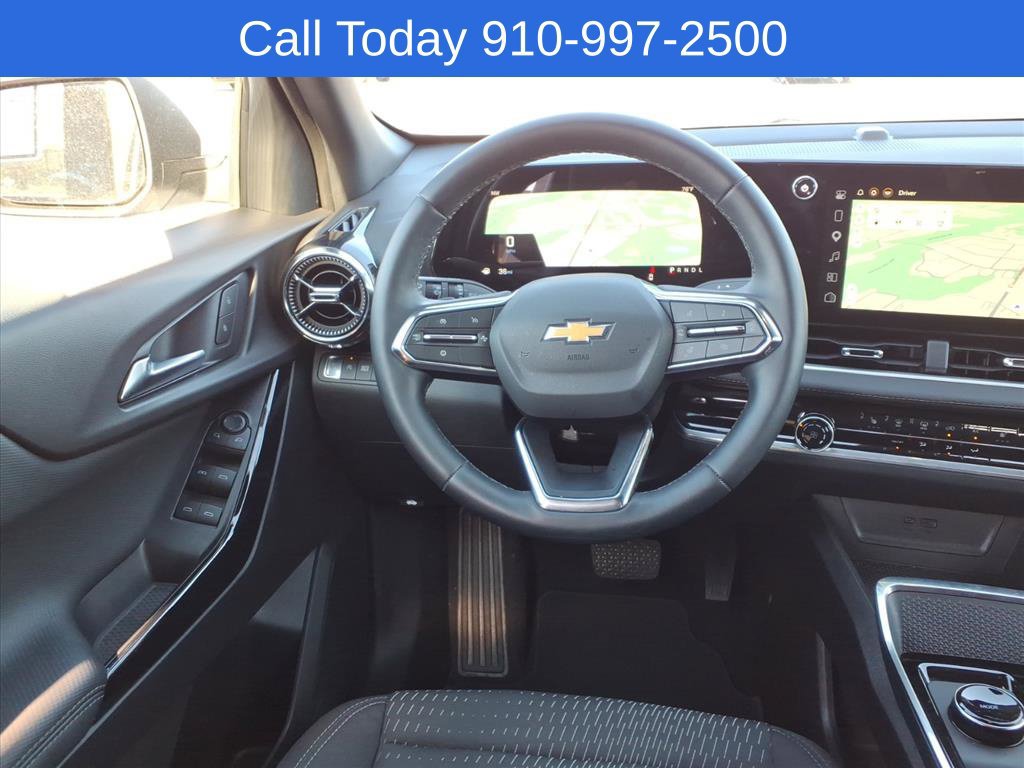 Used 2026 Chevrolet Equinox LT FWD image 24
