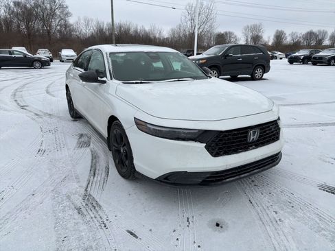 Used 2025 Honda Accord SE image 8