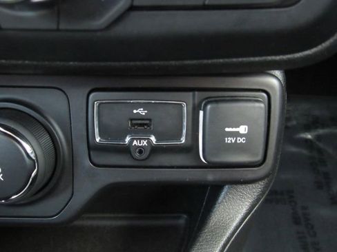 Used 2019 Jeep Renegade Limited image 48