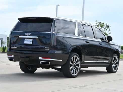 Used 2025 Cadillac Escalade ESV Premium Luxury Platinum AWD/4WD image 9