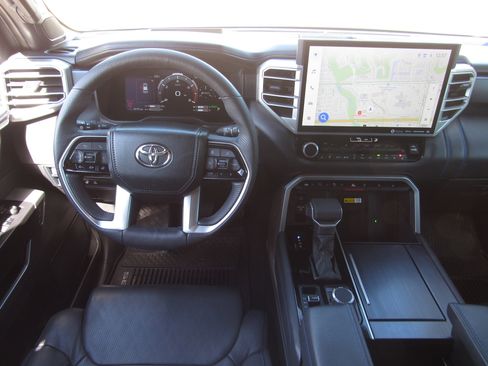 Used 2024 Toyota Sequoia Platinum image 17