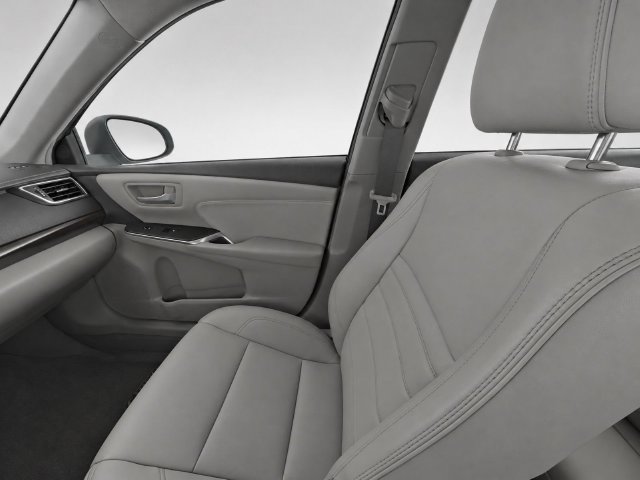Used 2016 Toyota Camry XLE w/ Moonroof Package FWD image 16