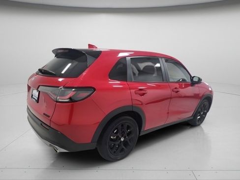 Used 2025 Honda HR-V Sport image 11