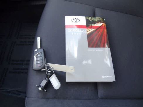 Used 2024 Toyota Corolla LE FWD image 29