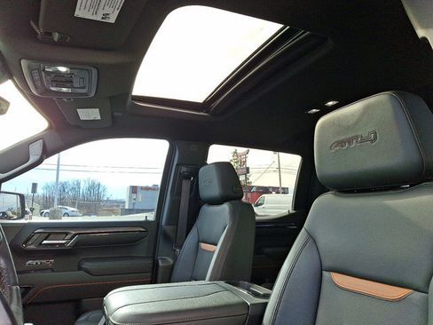 Used 2023 GMC Sierra 1500 AT4 w/ Technology Package image 15