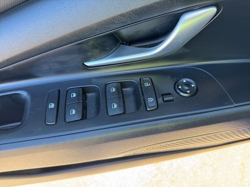 Certified 2023 Hyundai Elantra SEL image 20