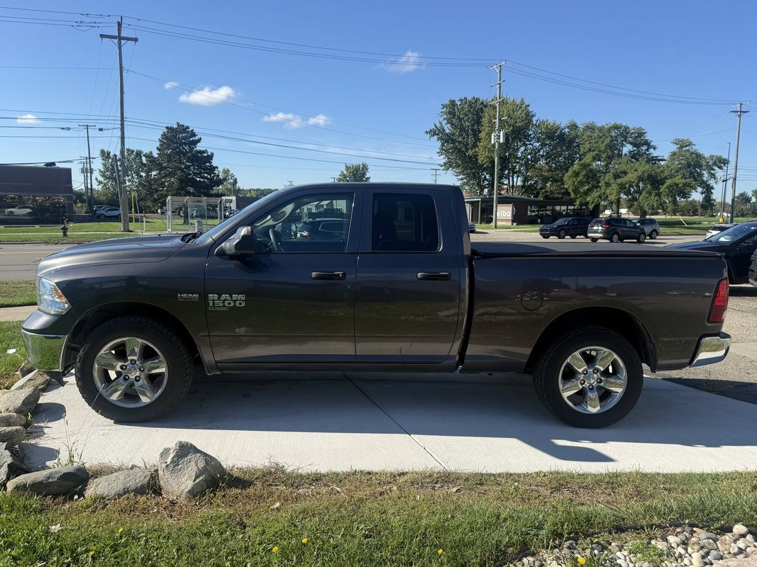 Used 2019 RAM 1500 ST AWD/4WD image 3