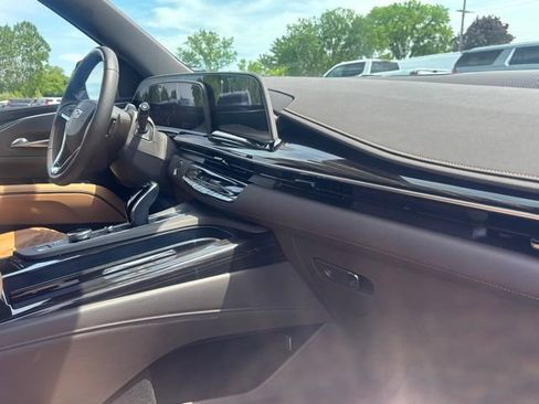 Used 2023 Cadillac Escalade Premium Luxury w/ LPO, Floor Liner Package AWD/4WD image 17