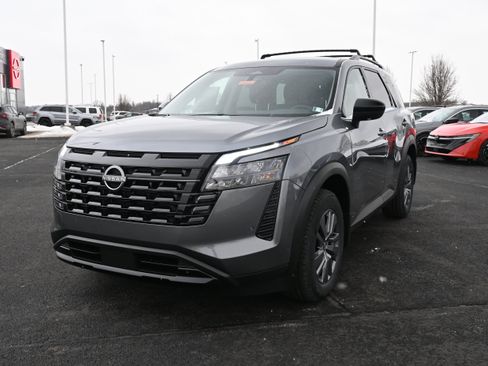 New 2026 Nissan Pathfinder SV image 4