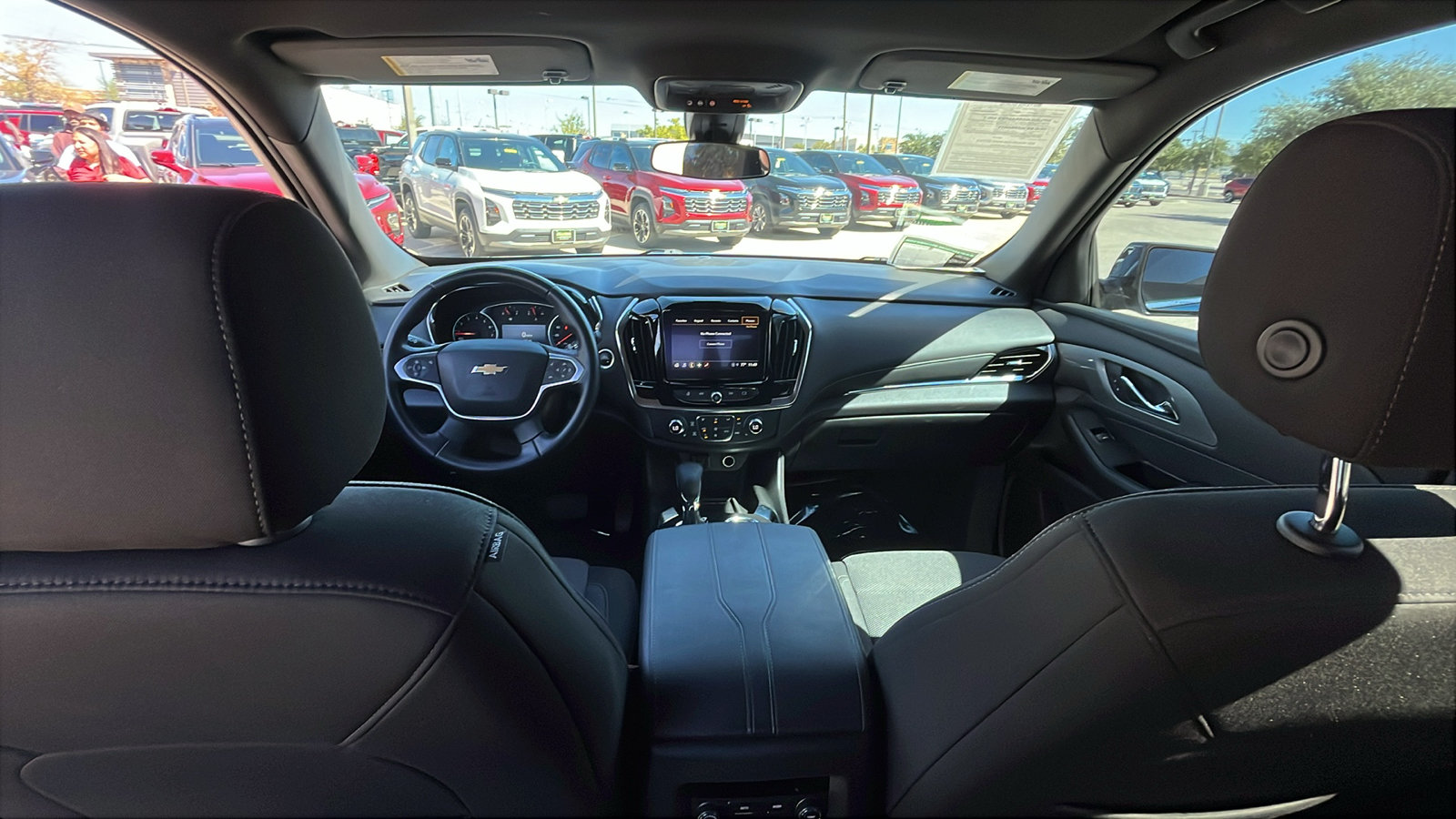 Used 2023 Chevrolet Traverse LT FWD image 25