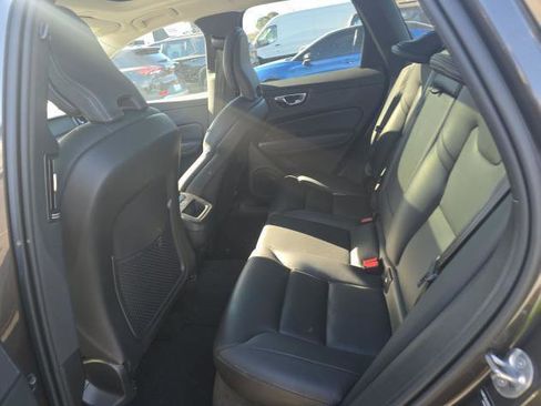 Used 2025 Volvo XC60 B5 Core image 6
