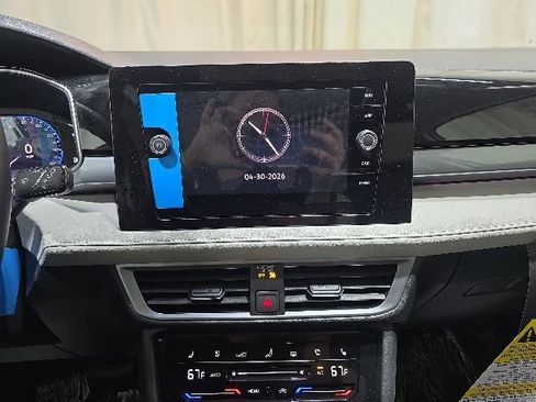 New 2026 Volkswagen Taos SEL AWD/4WD image 17