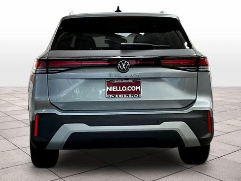 New 2026 Volkswagen Tiguan SE image 6