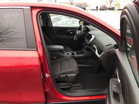 Used 2023 GMC Terrain SLE image 22