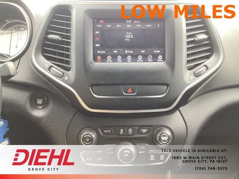 Used 2019 Jeep Cherokee Latitude Plus w/ Cold Weather Group image 23
