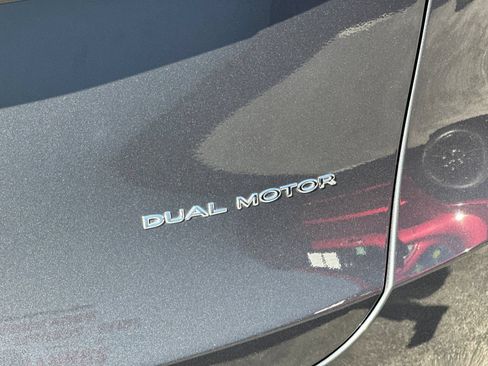 Used 2023 Tesla Model Y Long Range AWD/4WD image 27