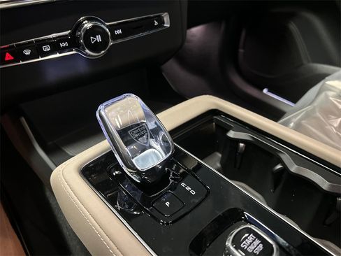 New 2026 Volvo XC90 B6 Core image 19