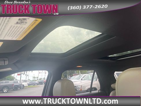 Used 2014 Ford Explorer XLT w/ Equipment Group 202A AWD/4WD image 35