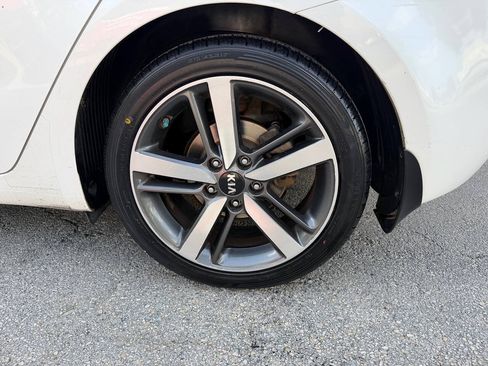 Used 2017 Kia Forte EX w/ EX Premium Tech Package FWD image 11