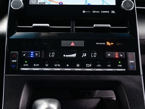 Used 2019 Toyota Avalon Touring w/ Advanced Safety Package FWD image 21