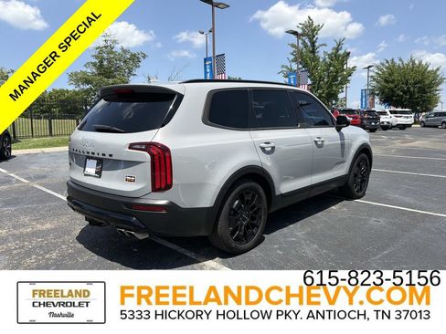 Used 2022 Kia Telluride SX w/ SX Prestige Package AWD/4WD image 3
