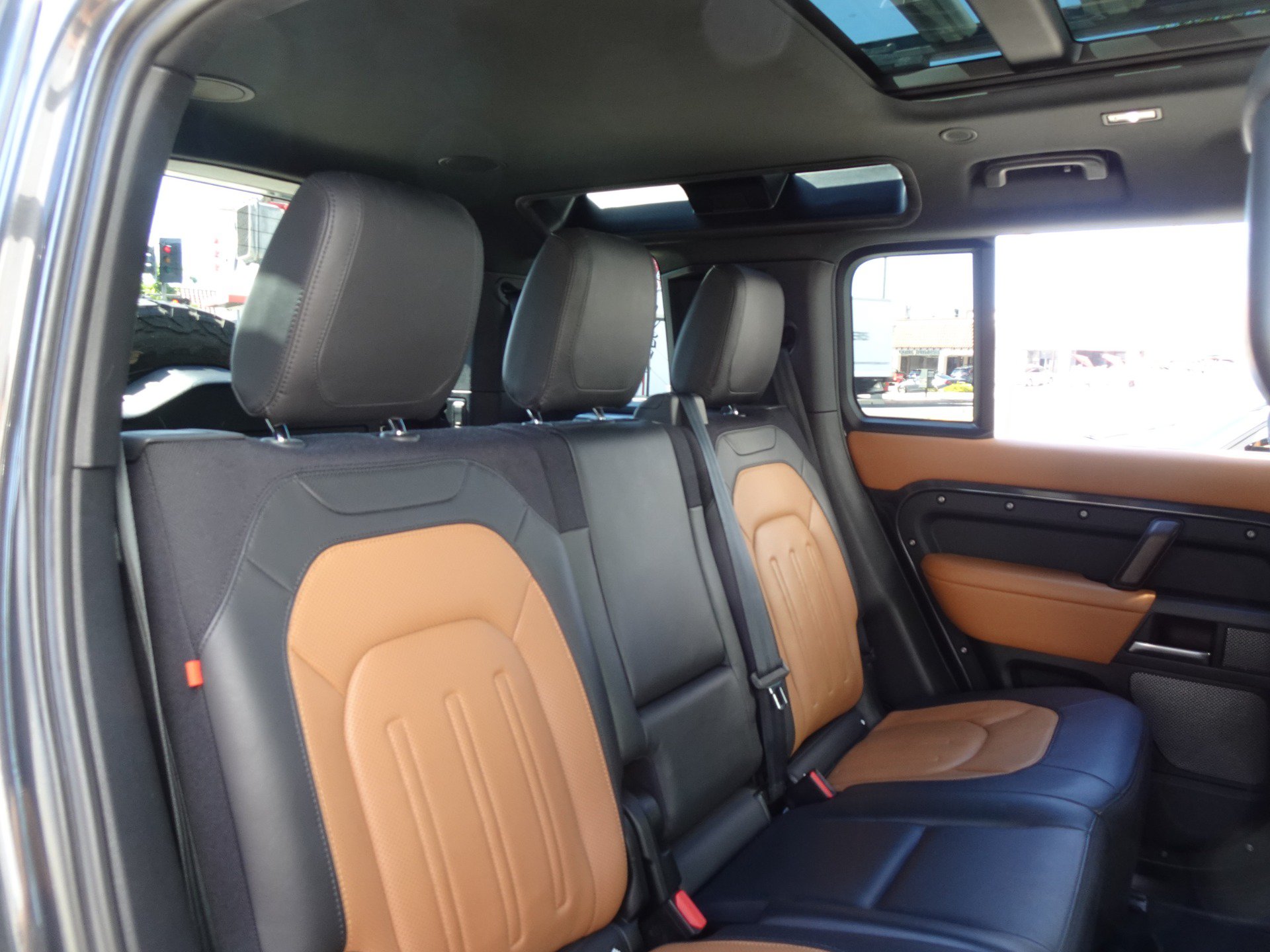 Used 2022 Land Rover Defender 110 X AWD/4WD image 18