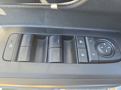 Used 2025 Toyota Tacoma SR5 image 25