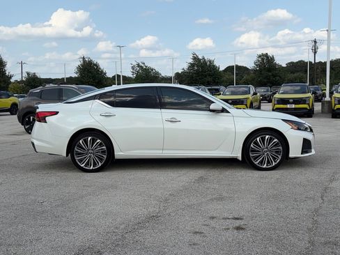 Used 2024 Nissan Altima 2.5 SL AWD/4WD image 4
