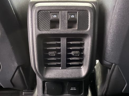 Used 2025 Ford Bronco Badlands AWD/4WD image 16