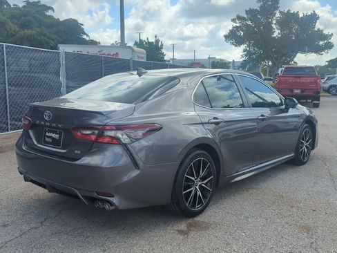 Used 2023 Toyota Camry SE FWD image 5
